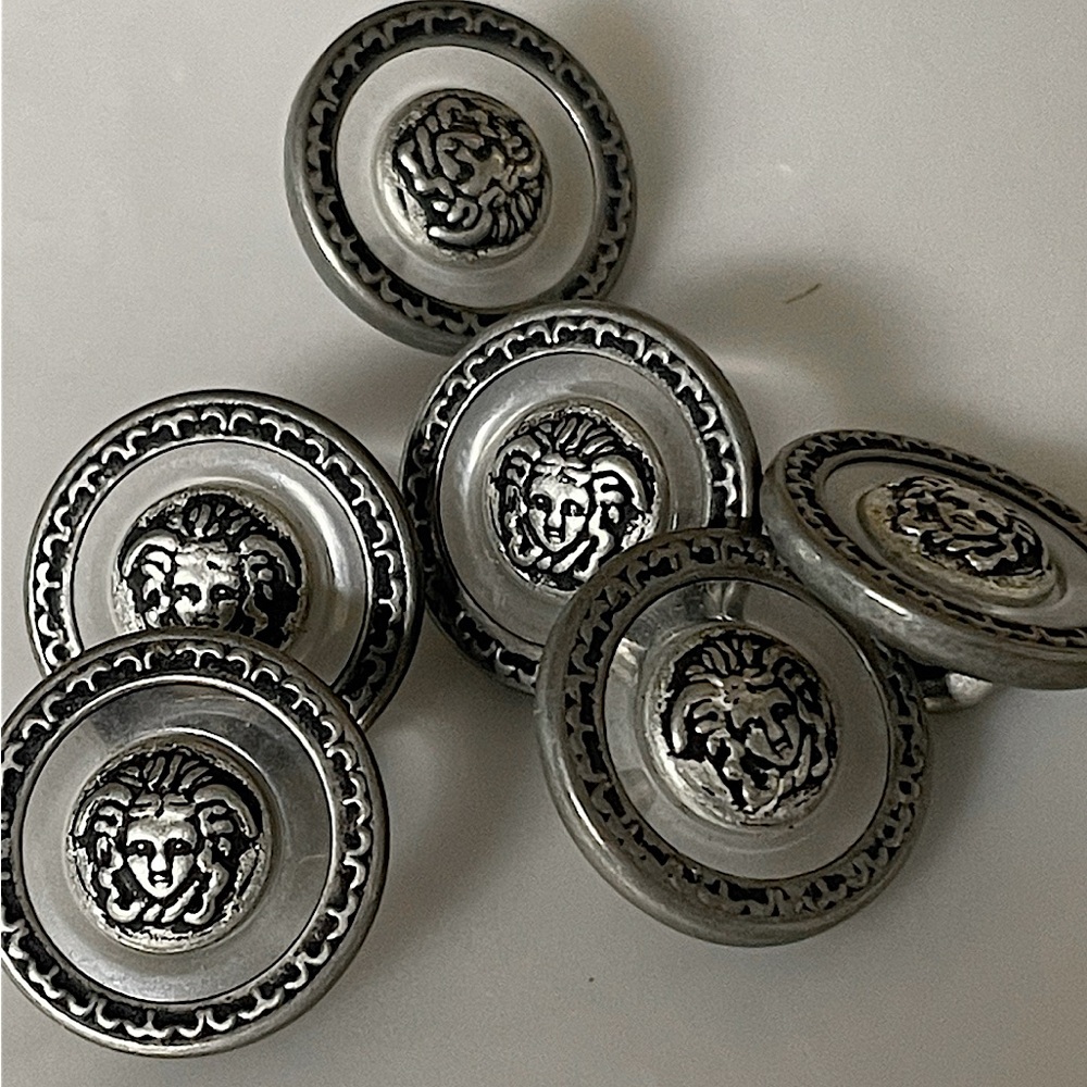 Medusa Silver/Clear floating Medusa Head Buttons (6)